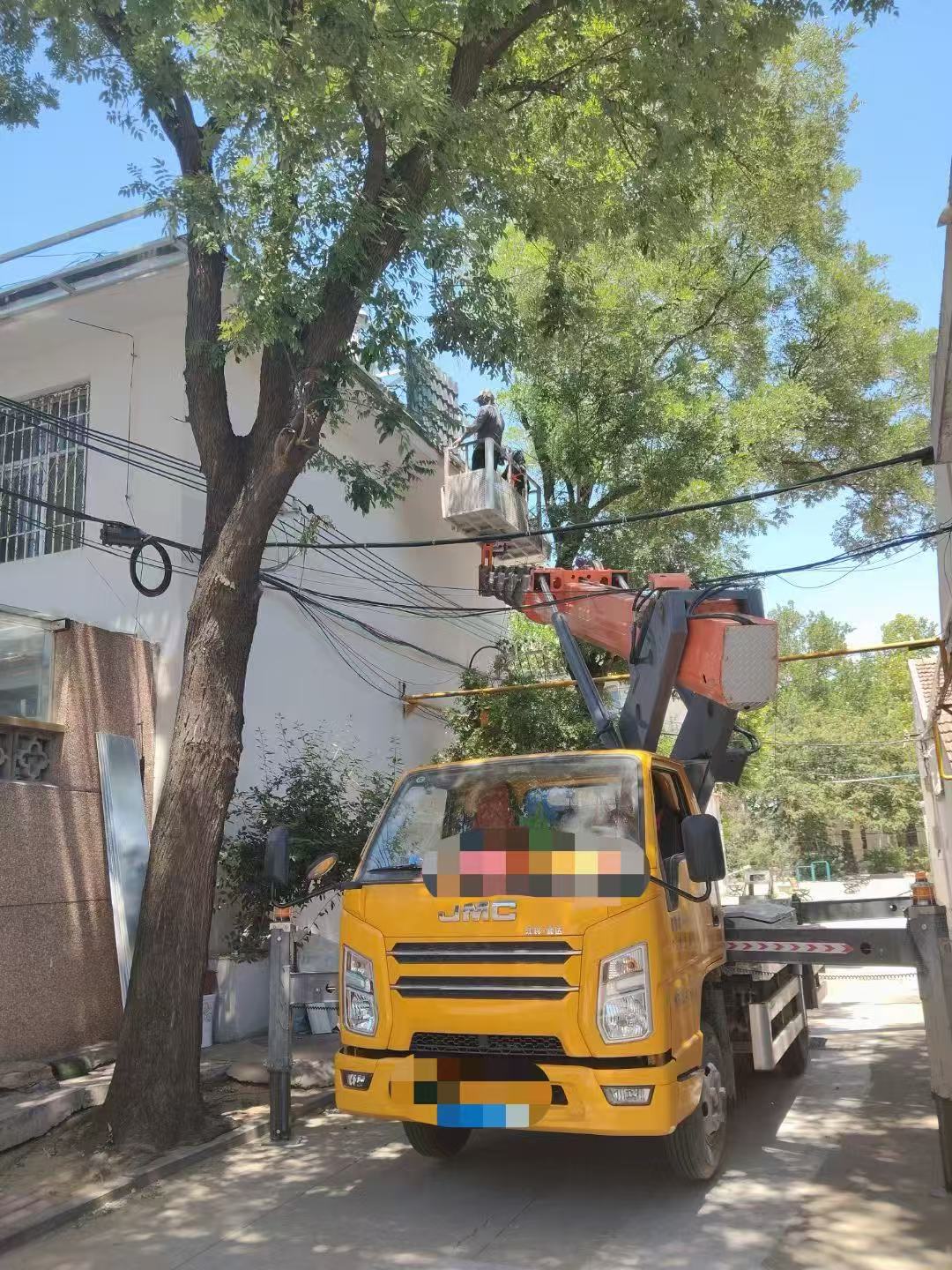 万荣县高空作业车能吊装重物吗？最大承载多少公斤？